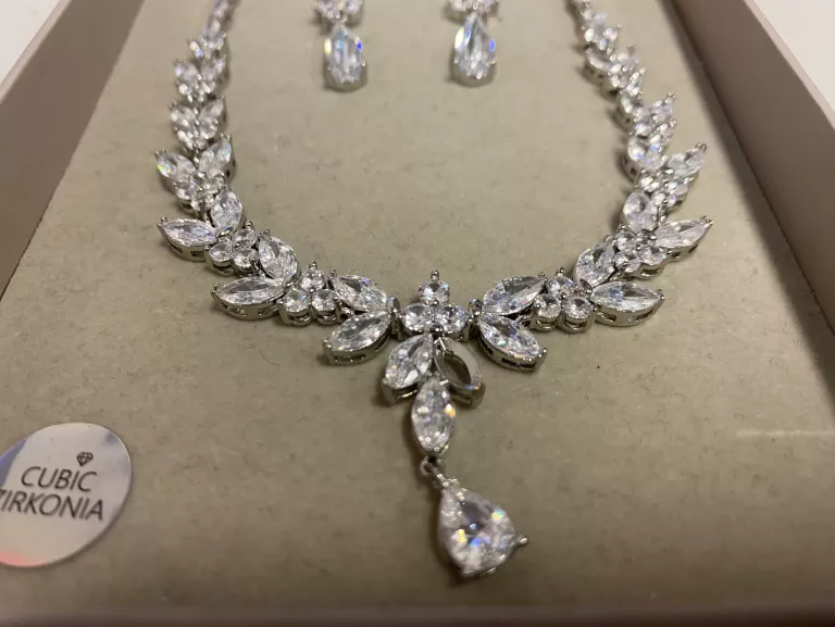 bijou-brigitte-senso-di-donna-zestaw-floral-zirkonia-kolia-kolczyki-stan-uzywany