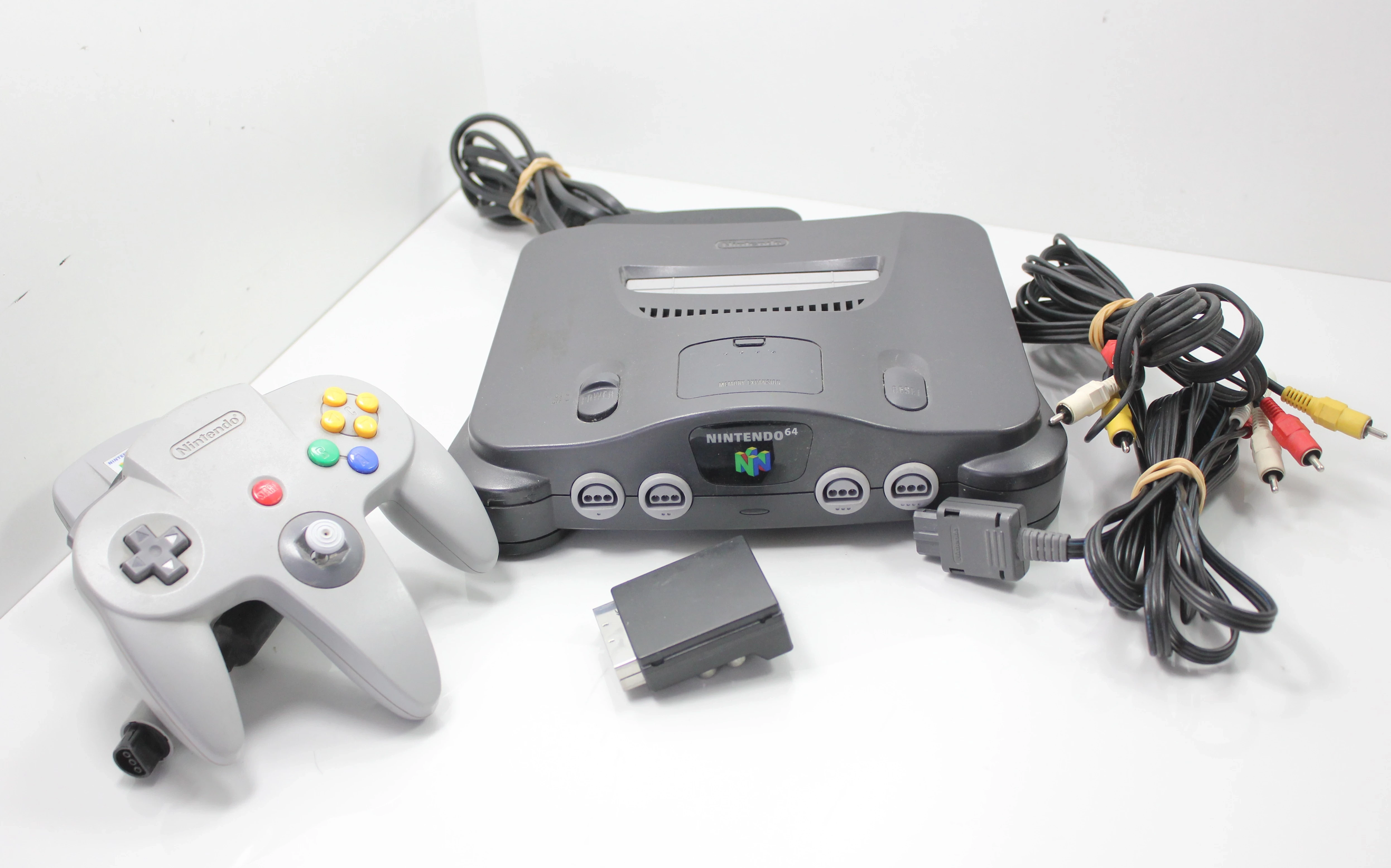 ニンテンドー64 NINTENDO64 Nintendo 64 / N64 Konsole + 1 2 3 4 Controller 🎮✓ Strom