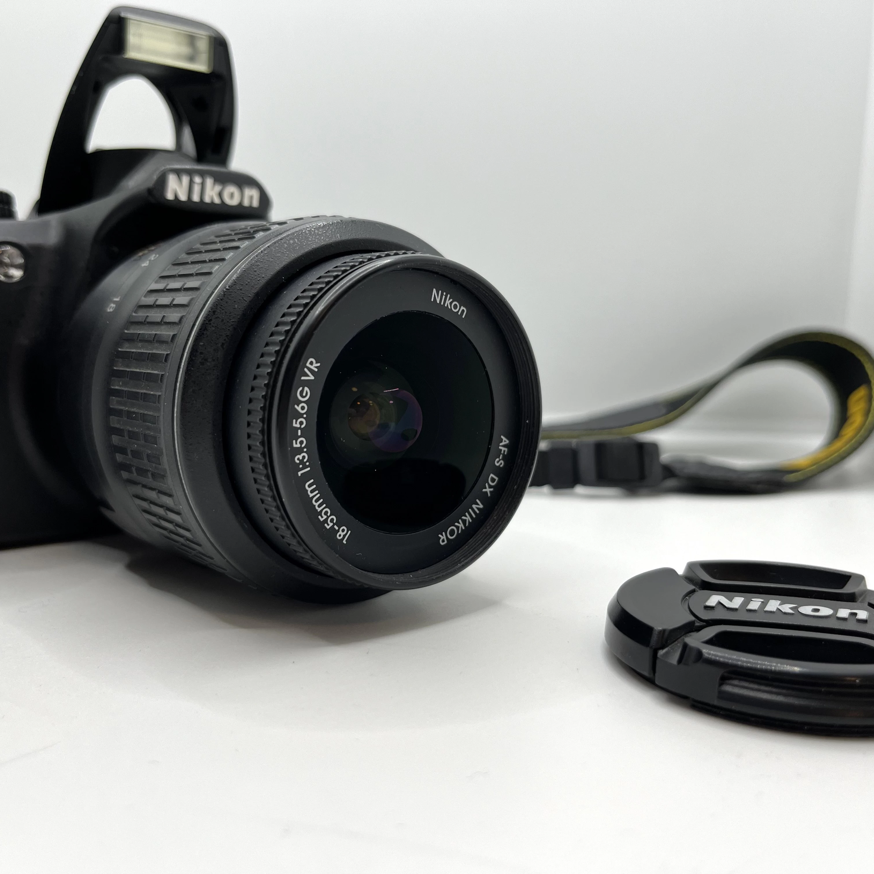 aparat-nikon-d3100-obiektyw-nikkor-dx-18-55mm-marka-nikon