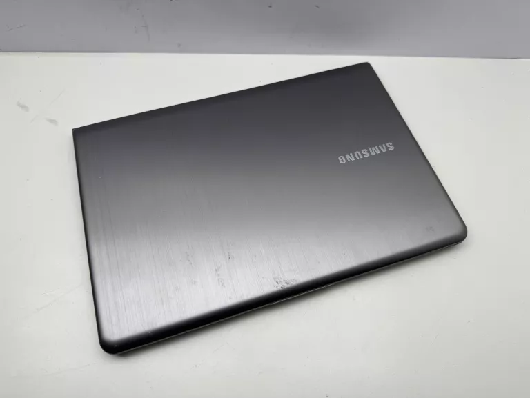 LAPTOP SAMSUNG NP530U3B I7 | 8GB | WIN 10 |