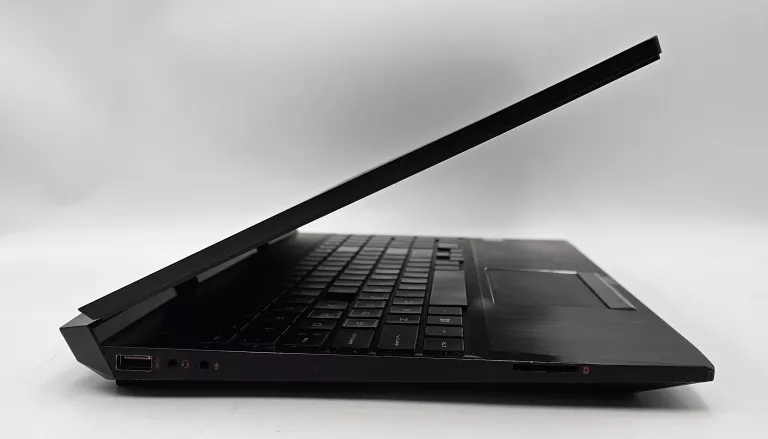 HP OMEN 15 I5-9300H 8GB 256GBSSD 1 TB HDD GTX1650 4GB WIN11H + ZASILACZ