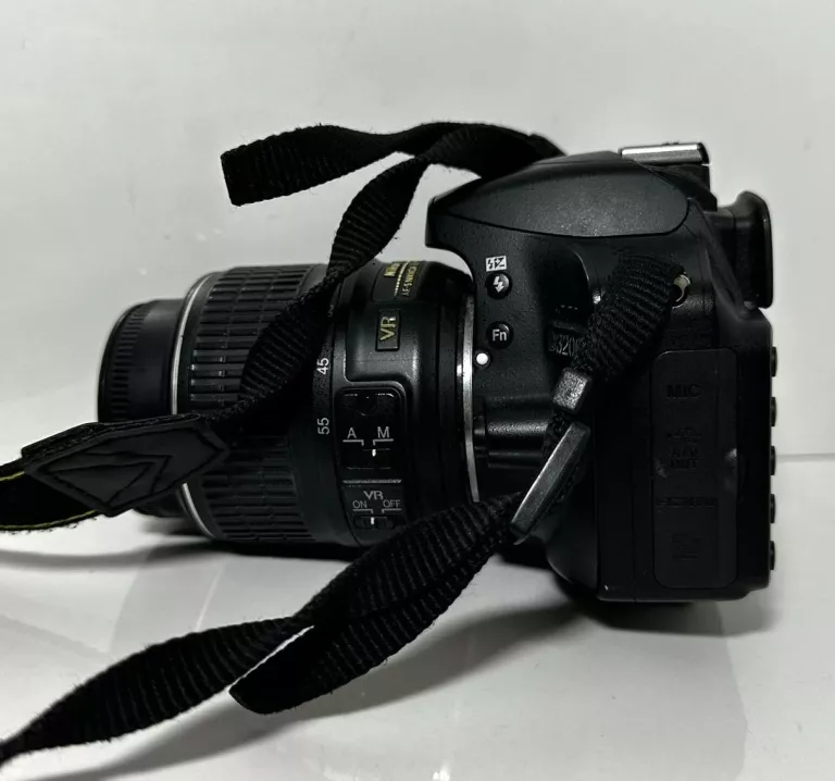 NIKON D3200