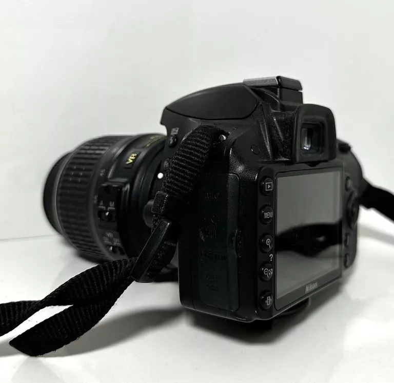 NIKON D3200
