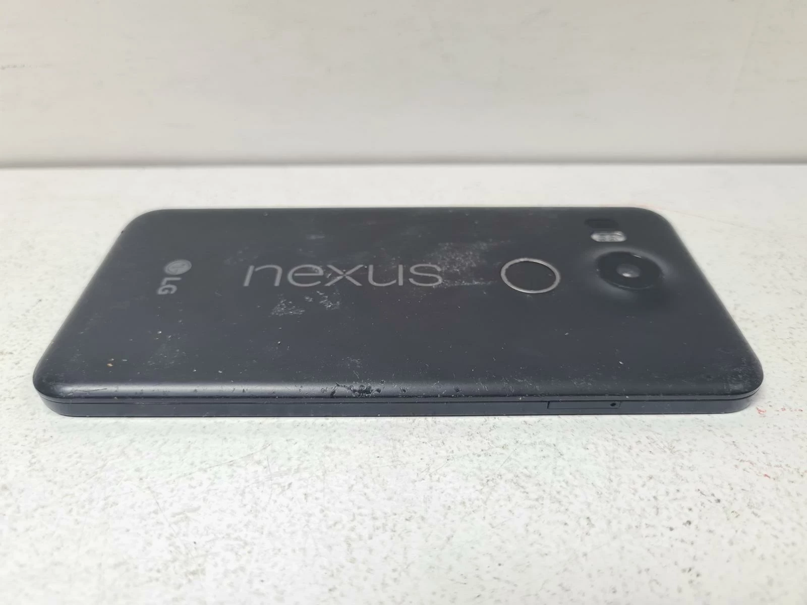 telefon-lg-nexus-5x-kolor-czarny
