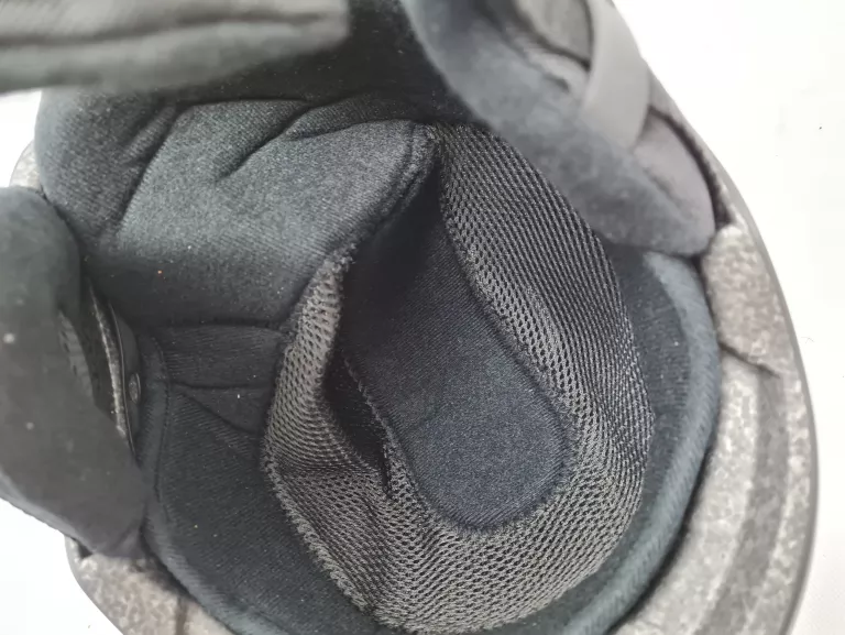 KASK NARCIARSKI UVEX 55-58CM