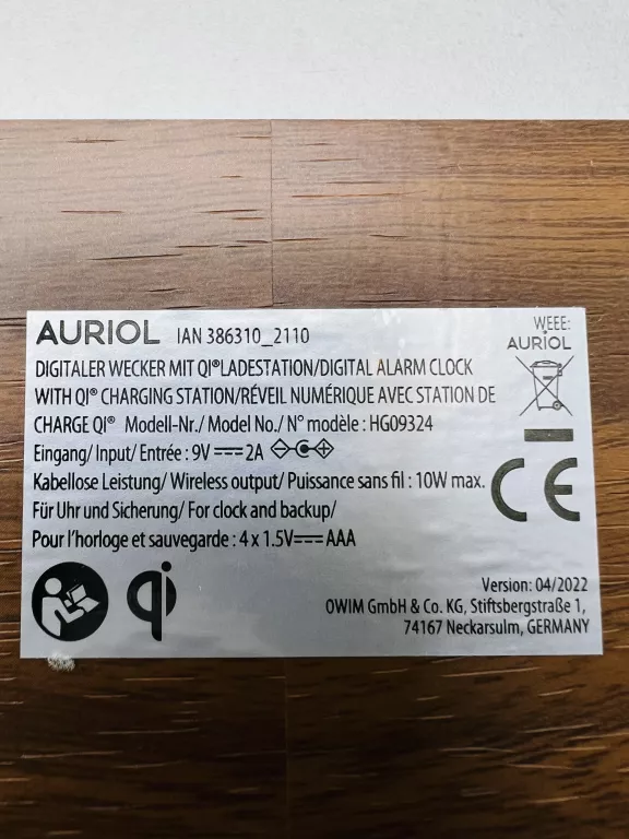 CYFROWY DREWNIANY BUDZIK AURIOL ZE STACJĄ ŁADUJĄCĄ QI