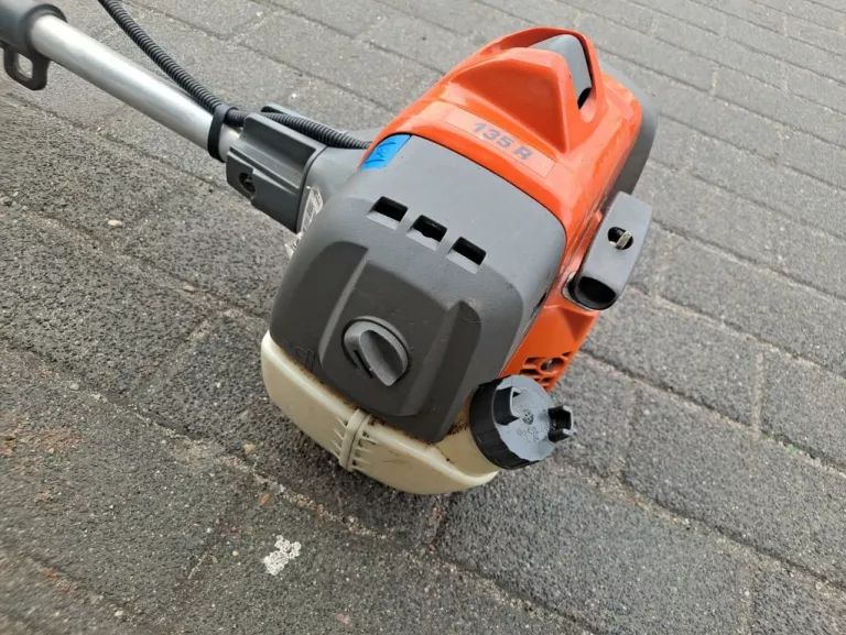 KOSA SPALINOWA HUSQVARNA 135R + PAS
