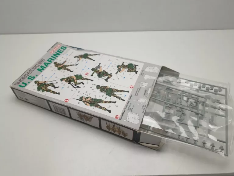 MODEL DO SKLEJANIA DRAGON FIGURKI U.S MARINES KOMPLET