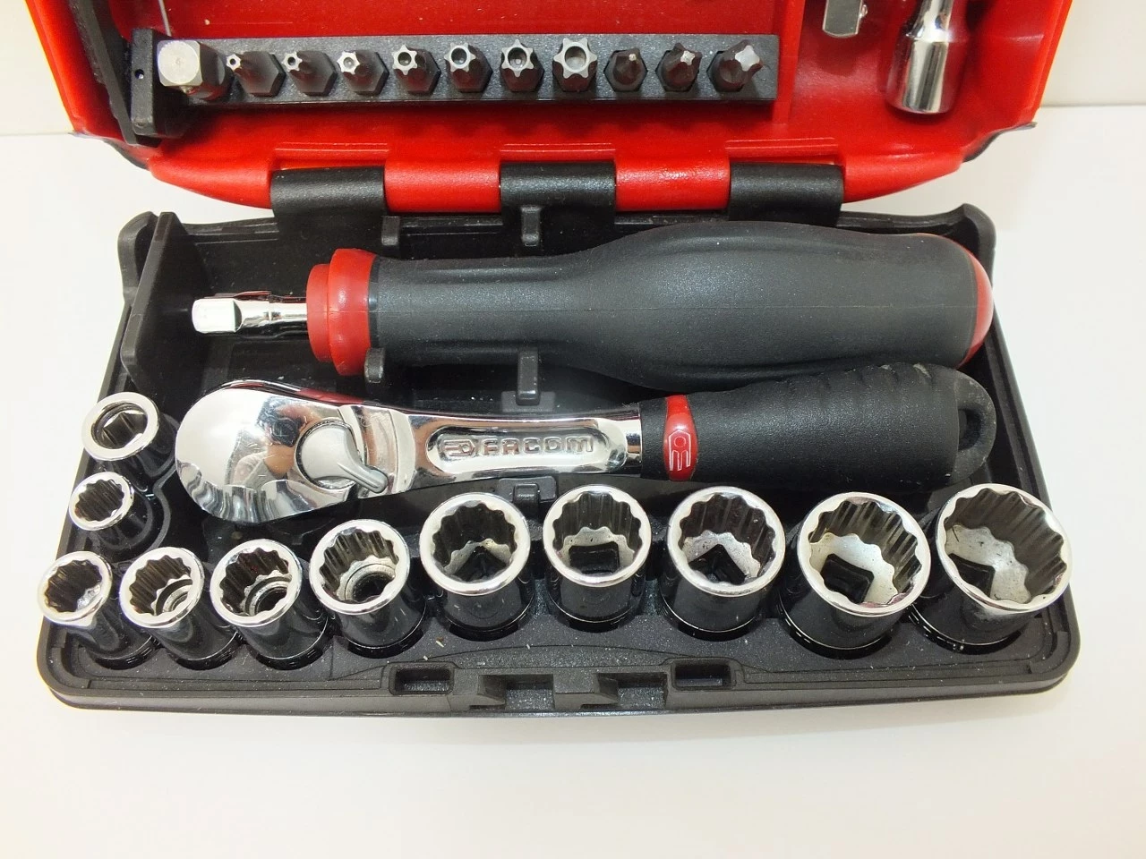 zestaw-kluczy-nasadowych-facom-nano-14-38-el-marka-facom