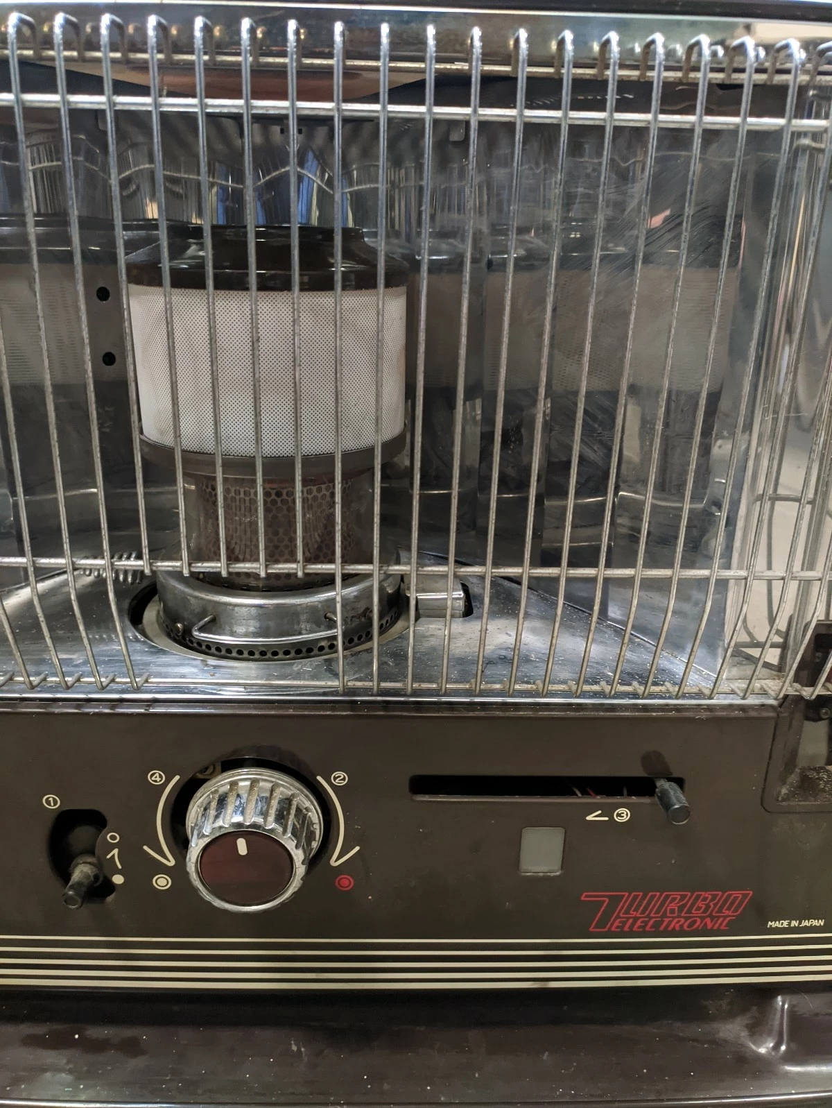 japonski-piecyk-na-nafte-zibro-kamin-rca-66e-stan-uzywany