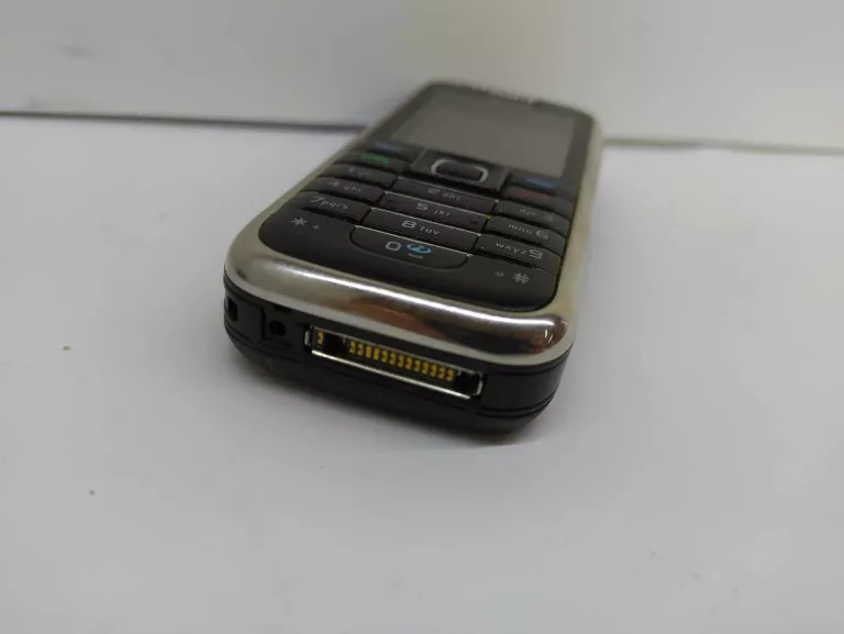TELEFON NOKIA RM-145 6233