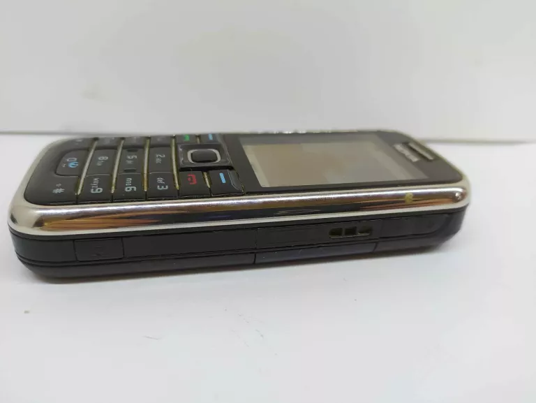 TELEFON NOKIA RM-145 6233