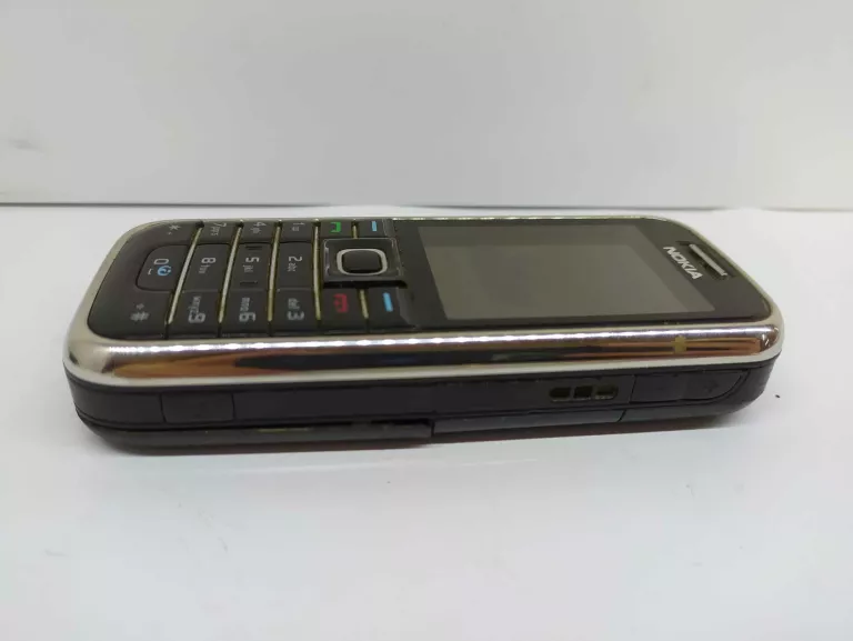 TELEFON NOKIA RM-145 6233