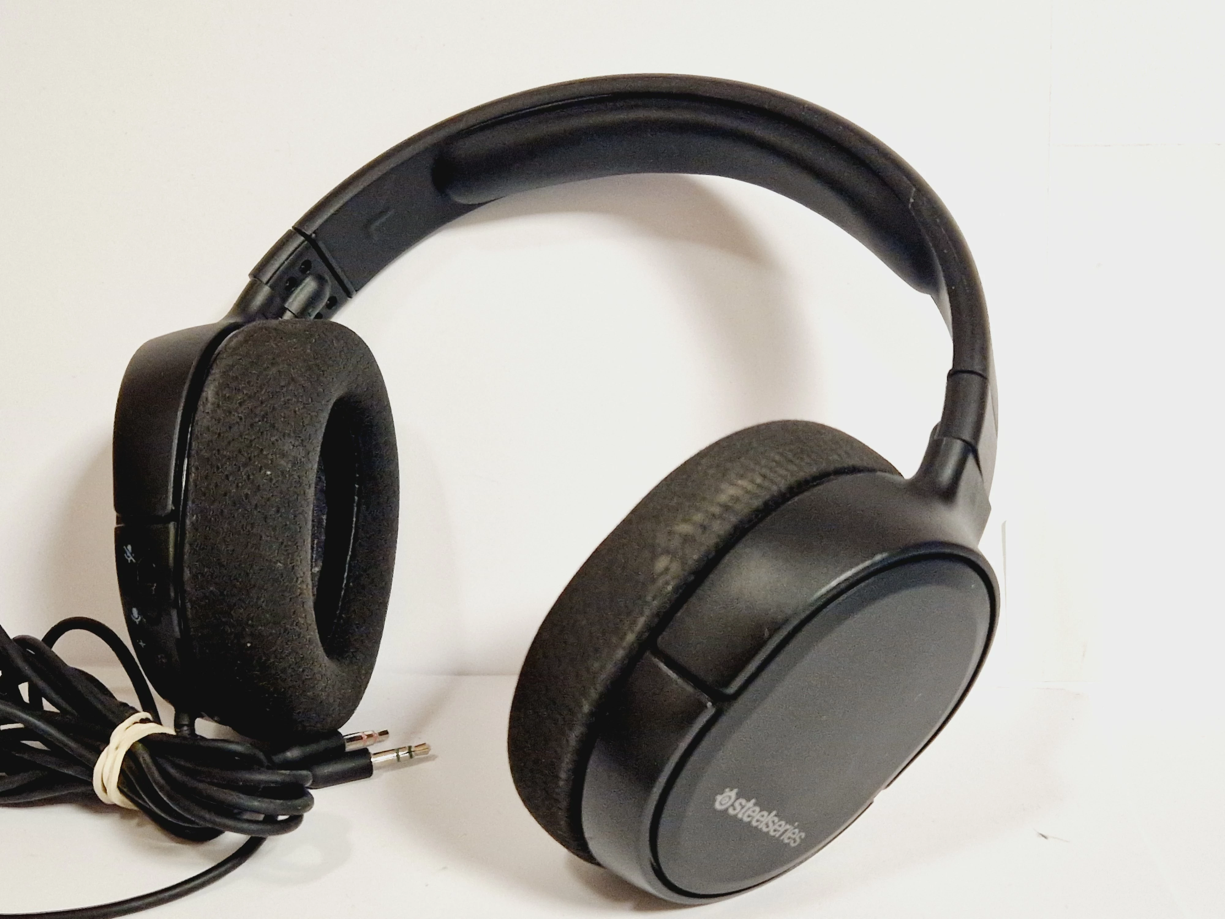 sluchawki-steelseries-arctis-1-czarne-stan-uzywany