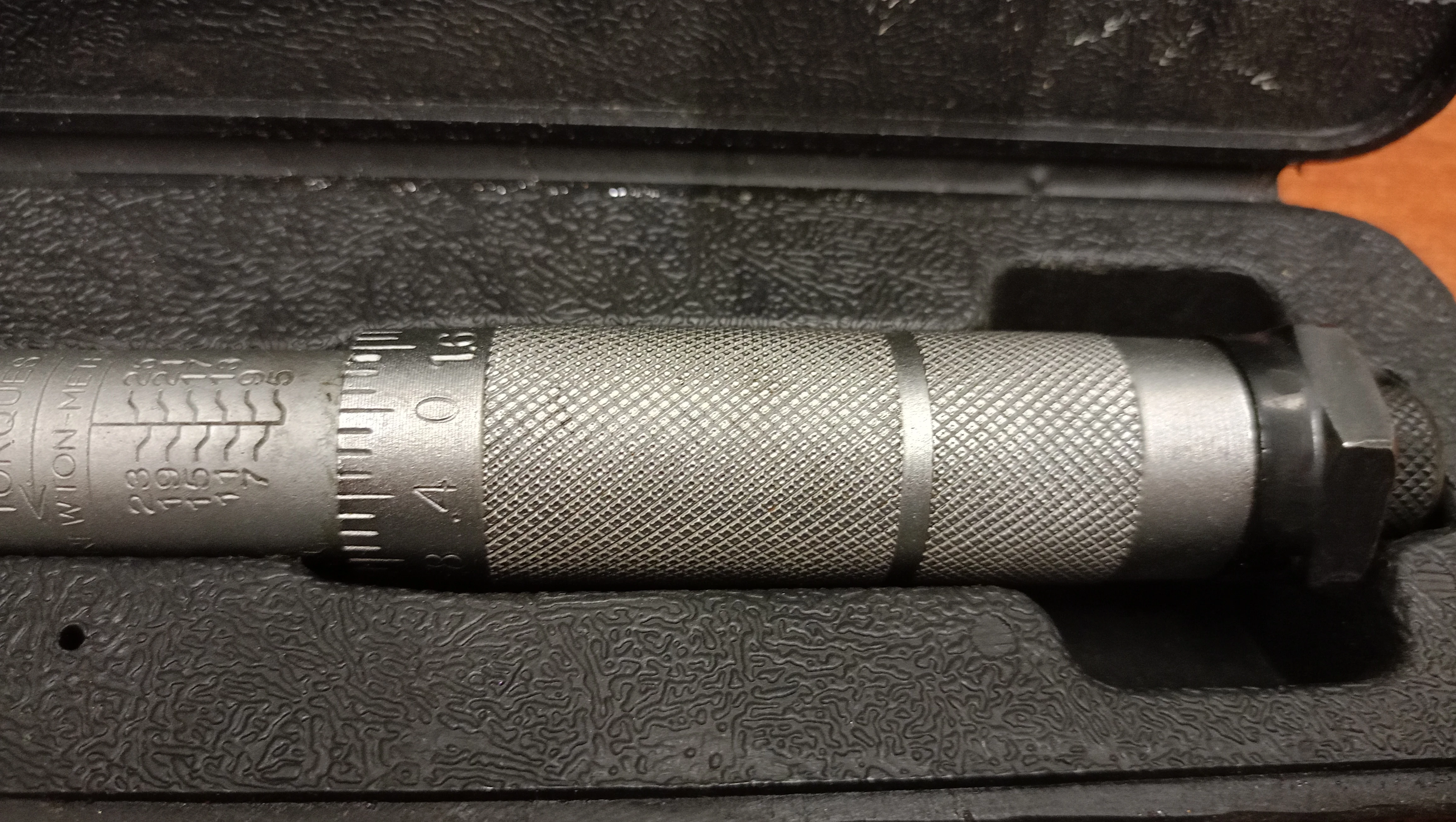 klucz-dynamometryczny-macallister-walizka-rodzaj-klucza-dynamometryczny