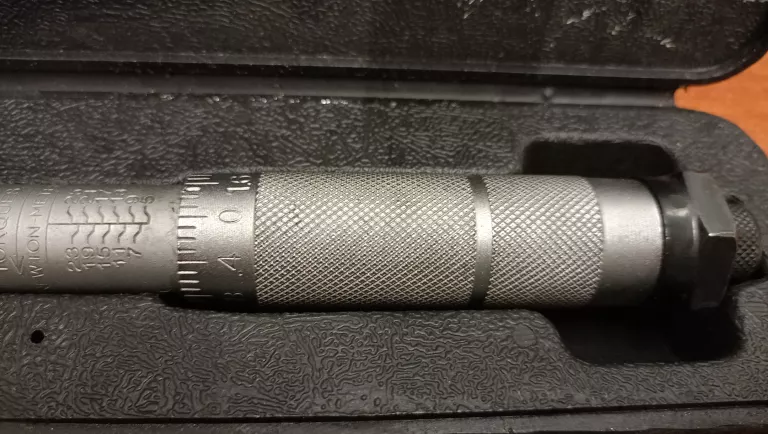 klucz-dynamometryczny-macallister-walizka-rodzaj-klucza-dynamometryczny