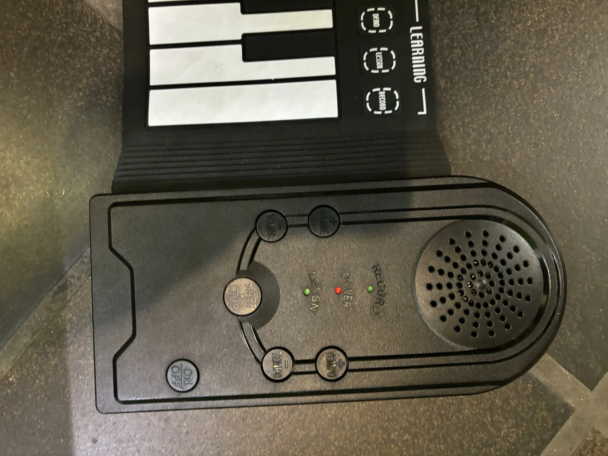 skladane-pianino-cyfrowe-stan-uzywany