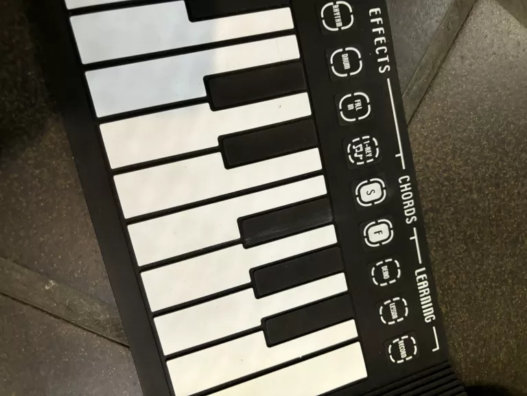 skladane-pianino-cyfrowe-marka-bez-marki