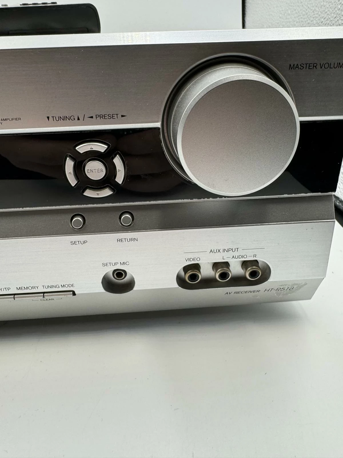 wzmacniacz-onkyo-ht-r518-pilot-kolor-srebrny