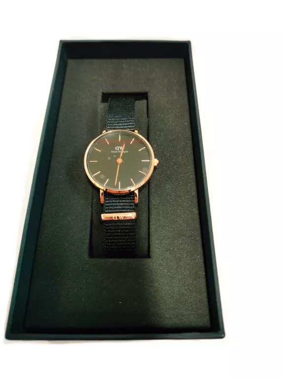 ZEGAREK DAMSKI DANIEL WELLINGTON PETITE CORNWALL 28 MM