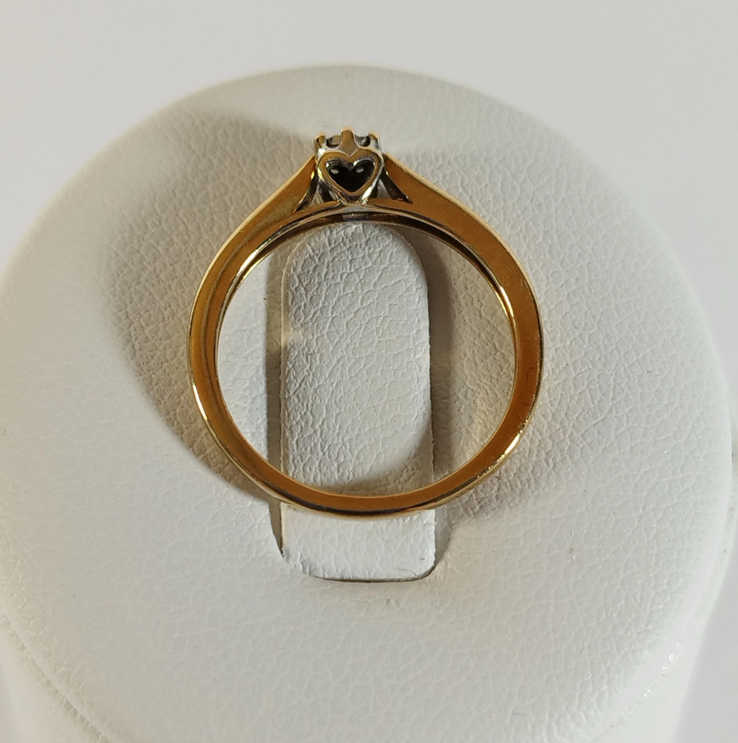 zloty-pierscionek-z-diamentem-080-gr-375-pr-material-15835-2