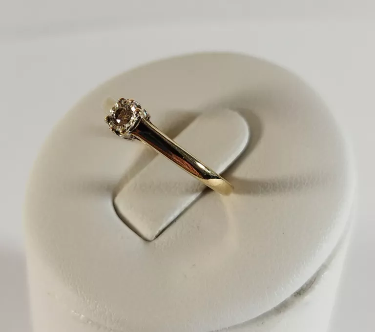 zloty-pierscionek-z-diamentem-080-gr-375-pr-stan-11323-2