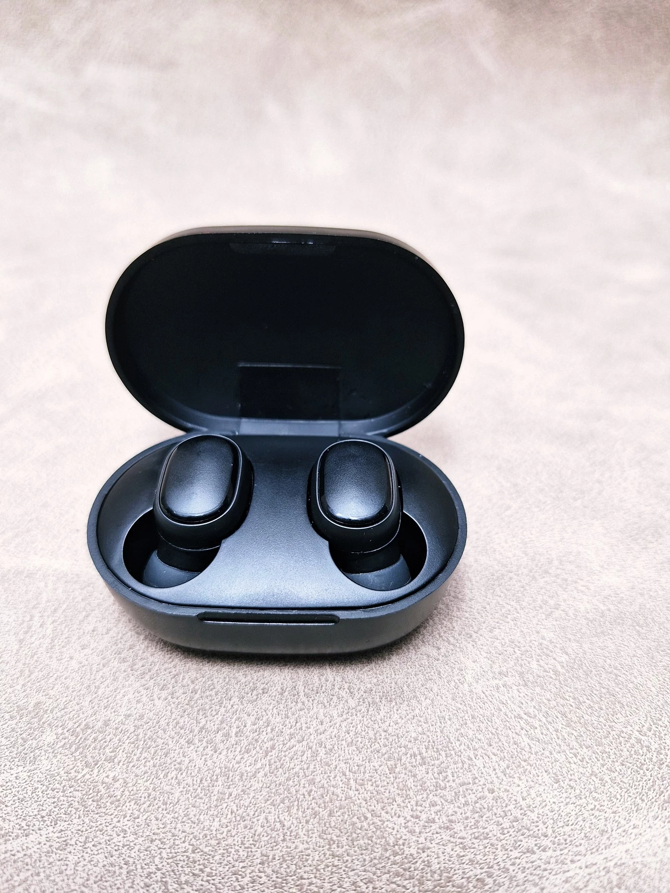sluchawki-bezprzewodowe-xiaomi-mi-true-wireless-earbuds-basic-rynek-7-grodkow