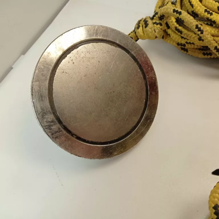 SENSEI 800 KG - MAGNES NEODYMOWY Z UCHWYTEM, O136 X H20 MM, N52 MOCNY SILN