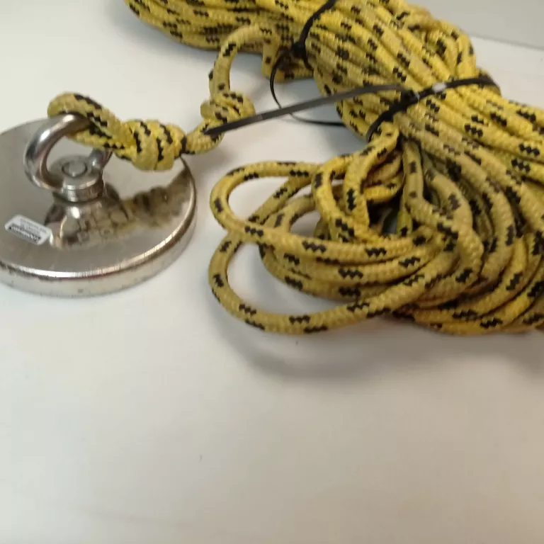 SENSEI 800 KG - MAGNES NEODYMOWY Z UCHWYTEM, O136 X H20 MM, N52 MOCNY SILN