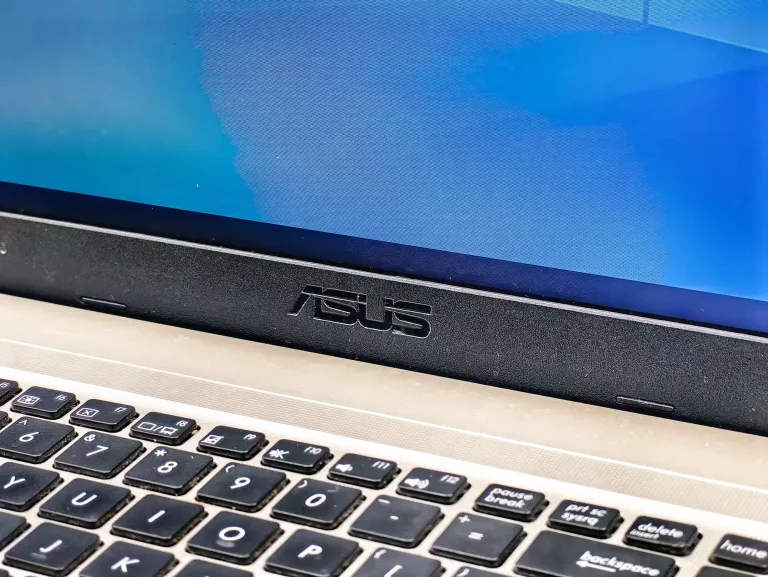 LAPTOP ASUS R540 VIVOBOOK 4GB RAM 1TB DYSK I3-6006U