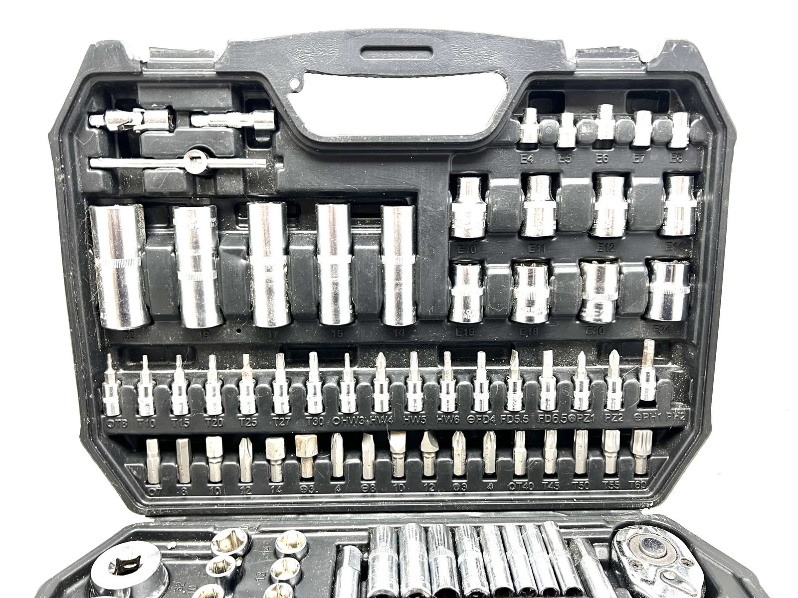 zestaw-kluczy-boxer-108el-opis-marka-boxer