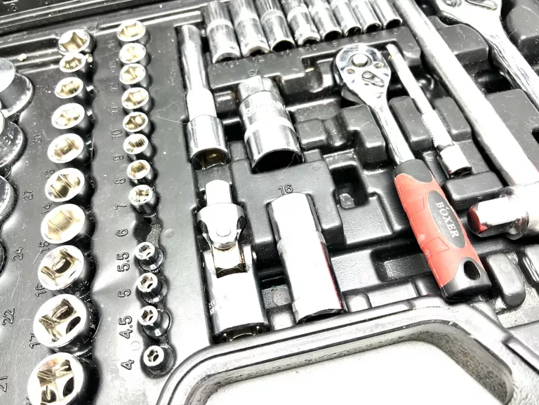 zestaw-kluczy-boxer-108el-opis-liczba-elementow-w-zestawie-106