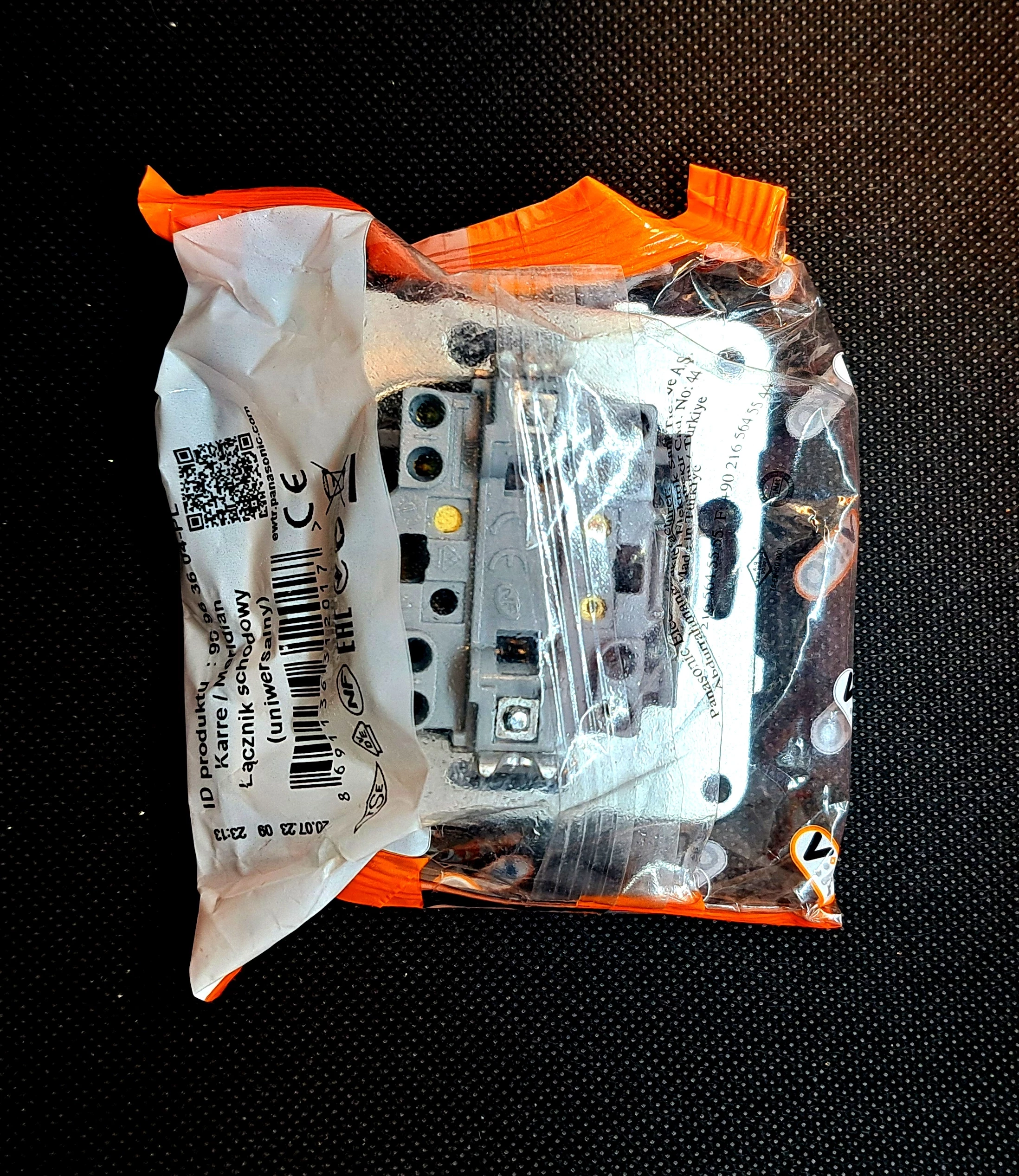 kontakt-karre-lacznik-1-biegunowy-kolor-bialy-8691136311959-ean-gtin-8691136311959