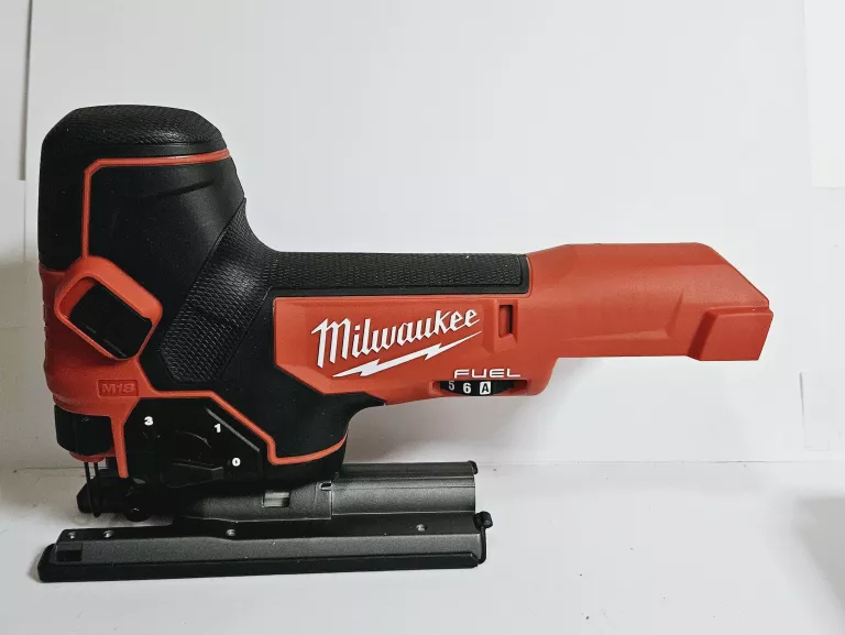 WYRZYNARKA MILWAUKEE M18 FBJS Z ŁADOWARKĄ