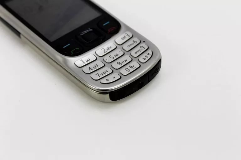 TELEFON NOKIA 6303 Z ŁADOWARKĄ ORANGE DOBRY STAN