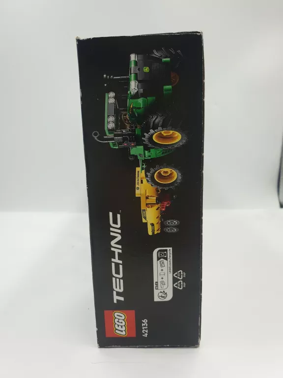 lego-technic-traktor-john-deere-9620r-4wd-42136-material-plastik
