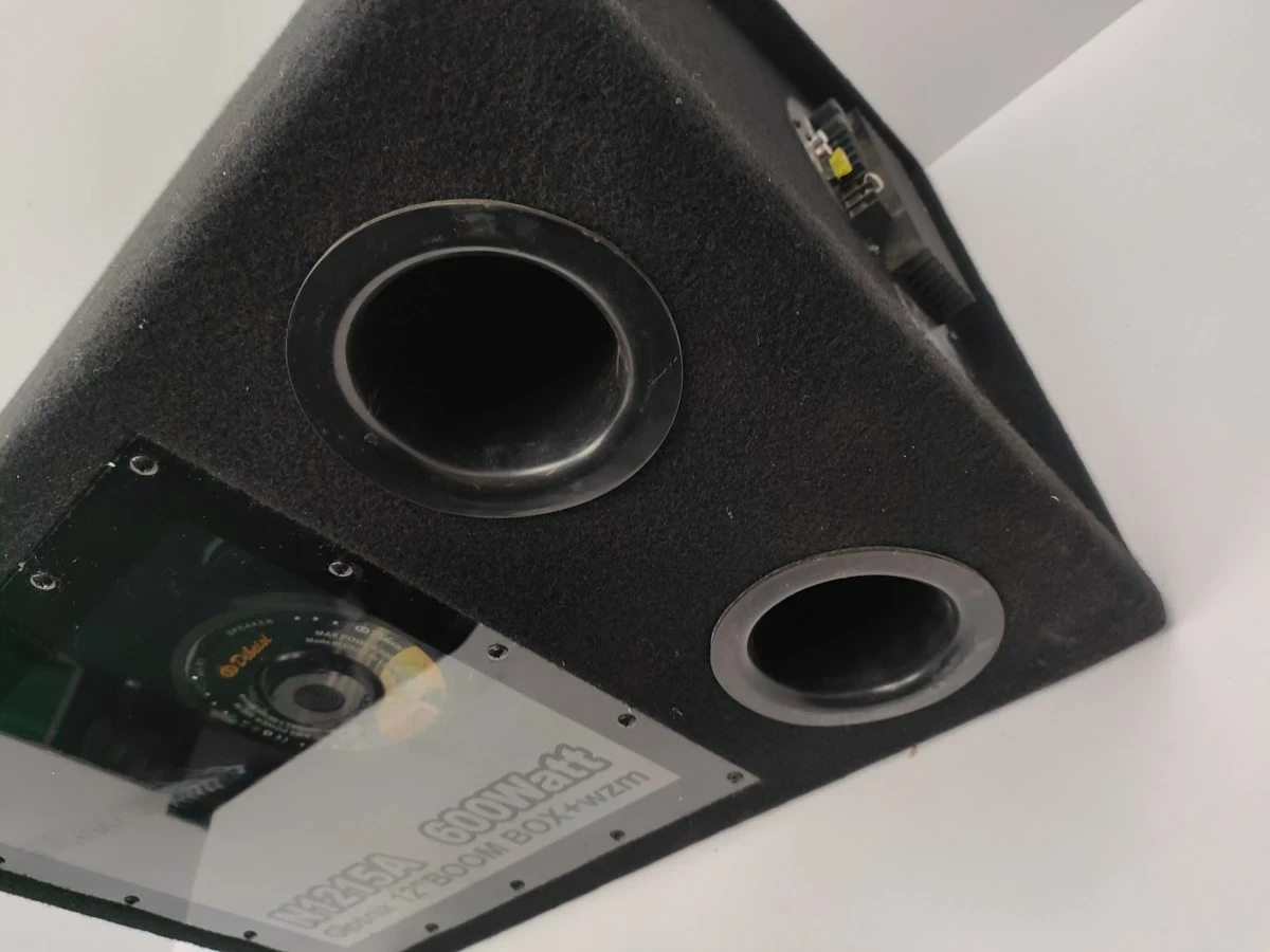 subwoofer-dibeisi-dibeisi-n1215a-ze-wzmacniaczem-marka-dibeisi