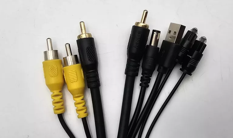 ODTWARZACZ DENON DCD-520AE CZARNY + PILOT