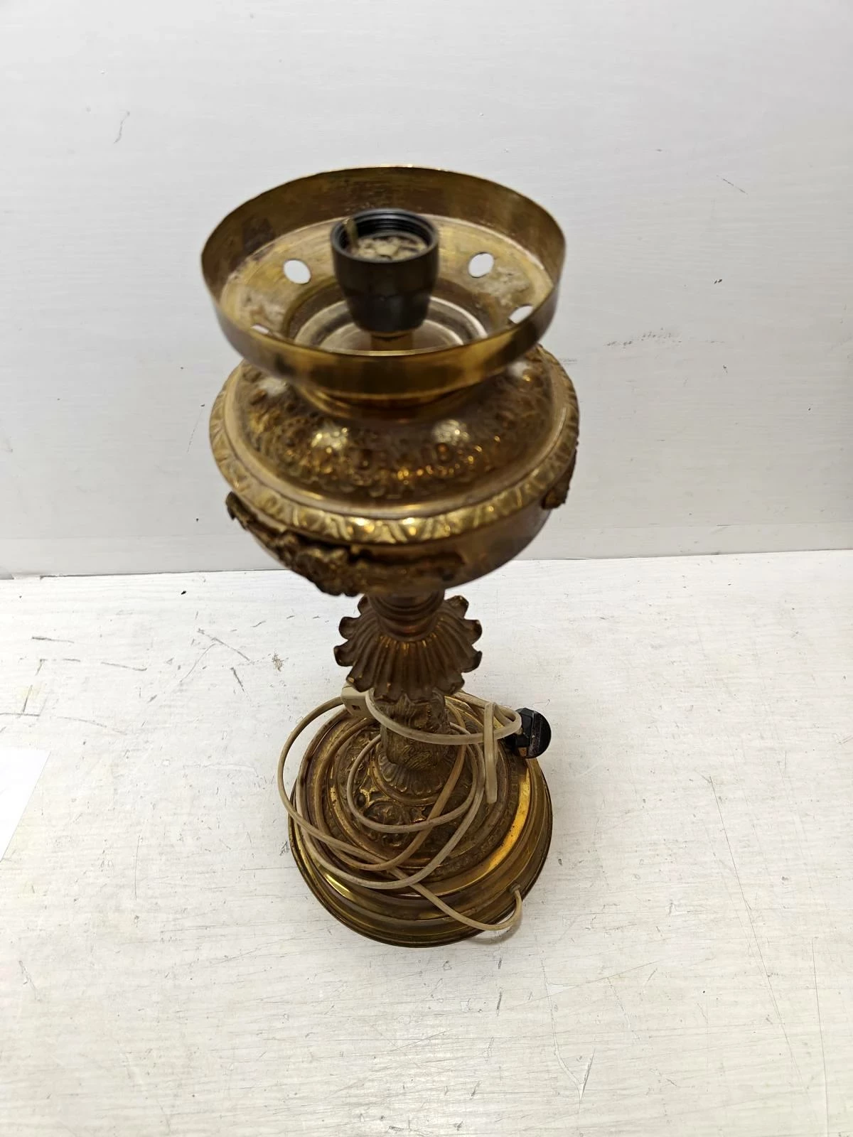 lampa-mosiezna-na-prad-opis-osiedle-kombatantow-7c-krakow