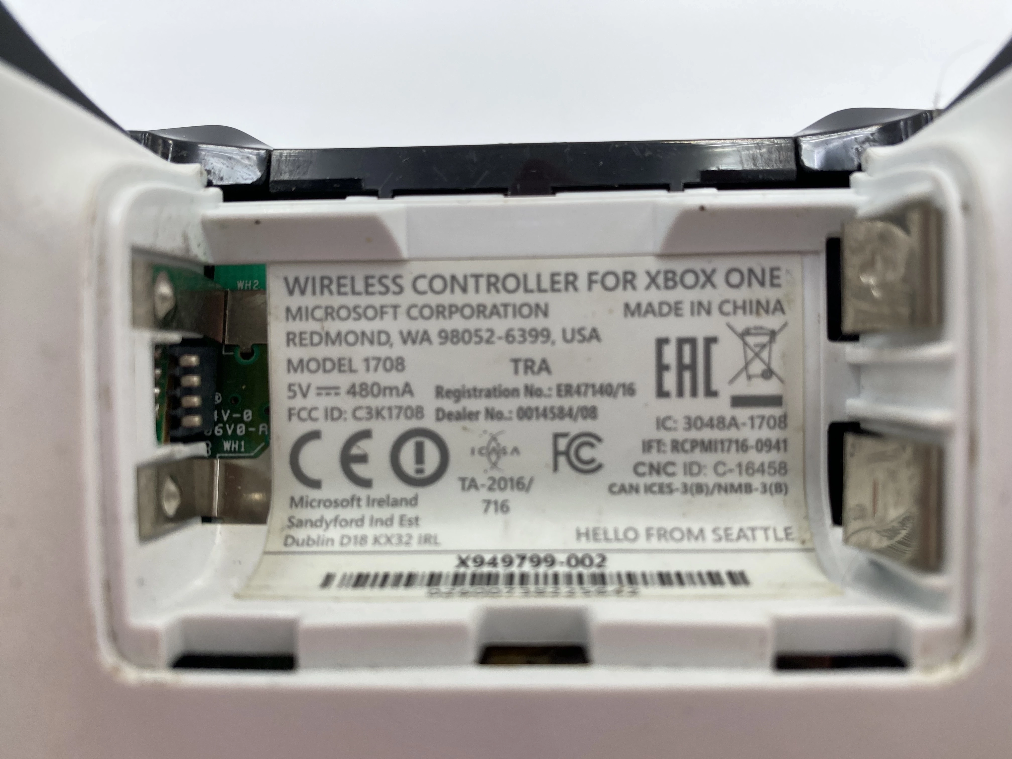 pad-xbox-one-1708-bialy-sposob-podlaczenia-bezprzewodowy