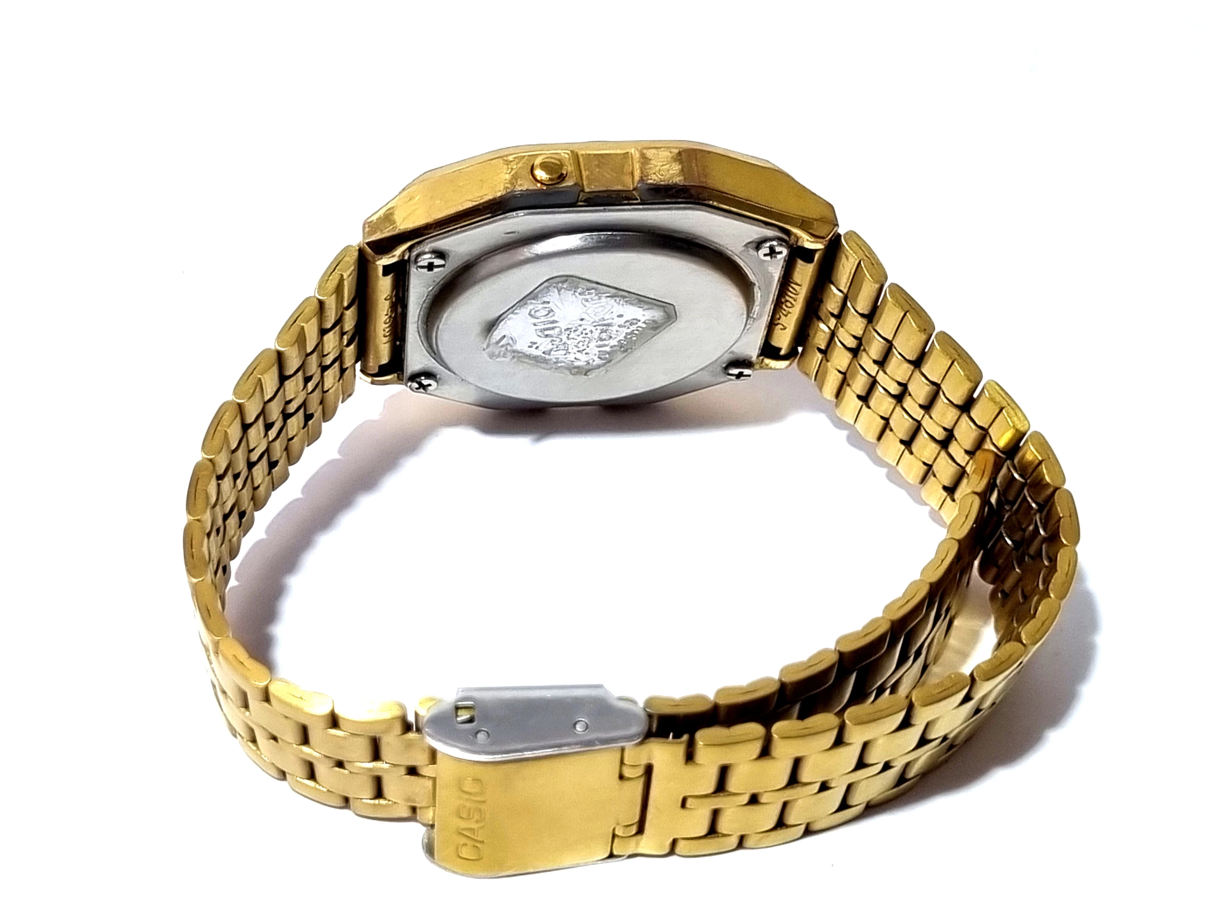 zegarek-damski-casio-retro-diamond-a159wged-1ef-mechanizm-kwarcowy