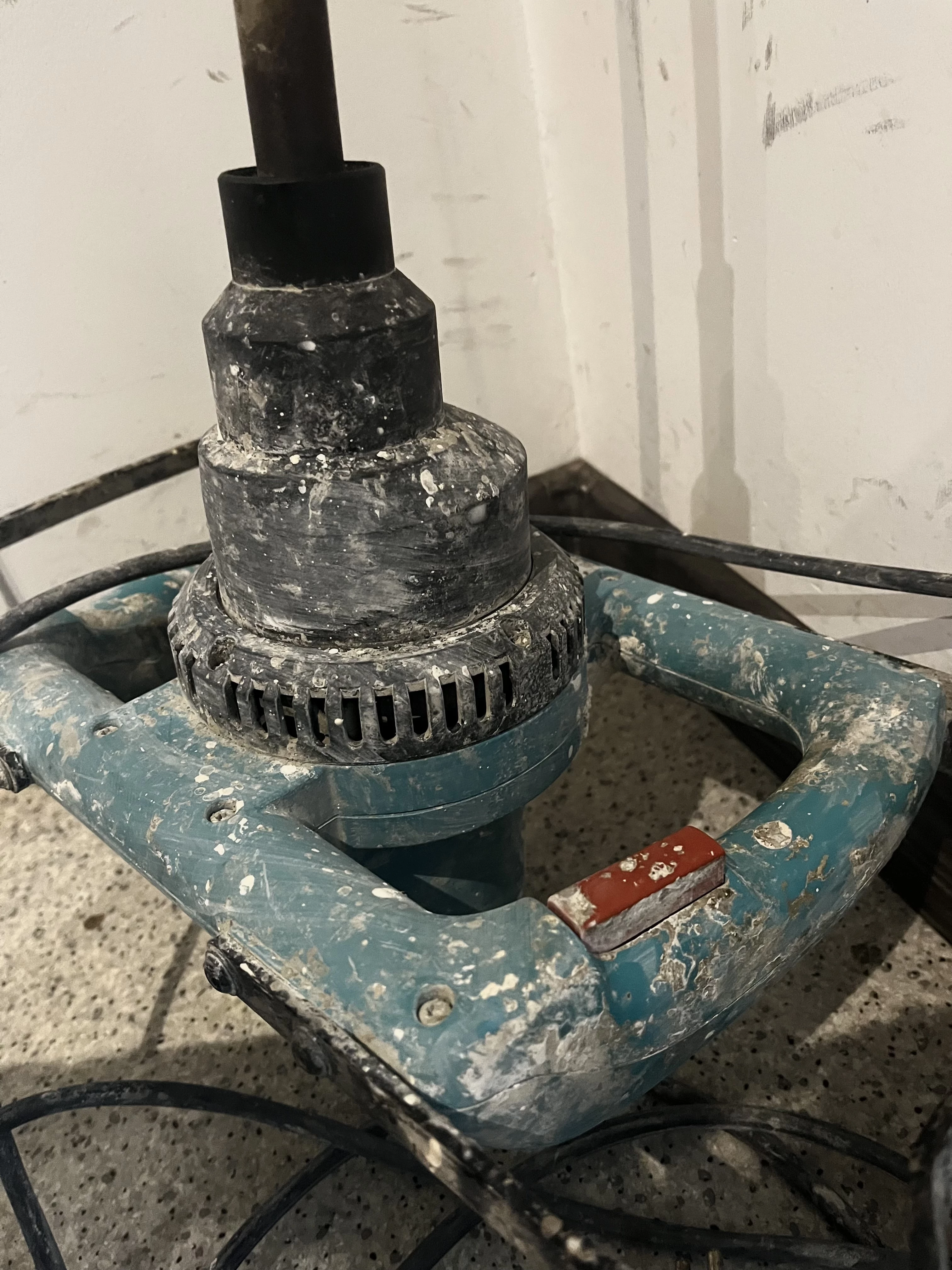 mieszarka-jednobiegowa-collomix-cx10-1000w-670-1min-liczba-biegow-1