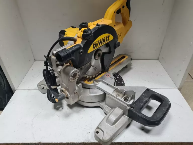 PIŁA UKOŚNA DEWALT DWS774- QS