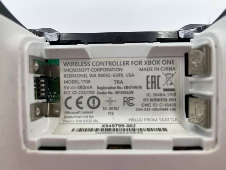 pad-xbox-one-1708-bialy-sposob-podlaczenia-bezprzewodowy