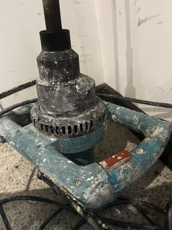 mieszarka-jednobiegowa-collomix-cx10-1000w-670-1min-liczba-biegow-1