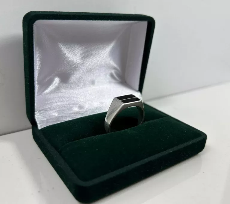 srebrny-meski-sygnet-566g-925-marka-bez-marki