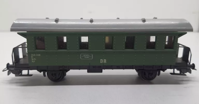 WAGON PASAŻERSKI DR PIKO 340-328 SKALA H0