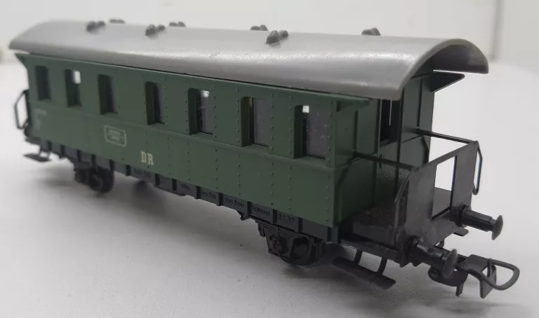 WAGON PASAŻERSKI DR PIKO 340-328 SKALA H0