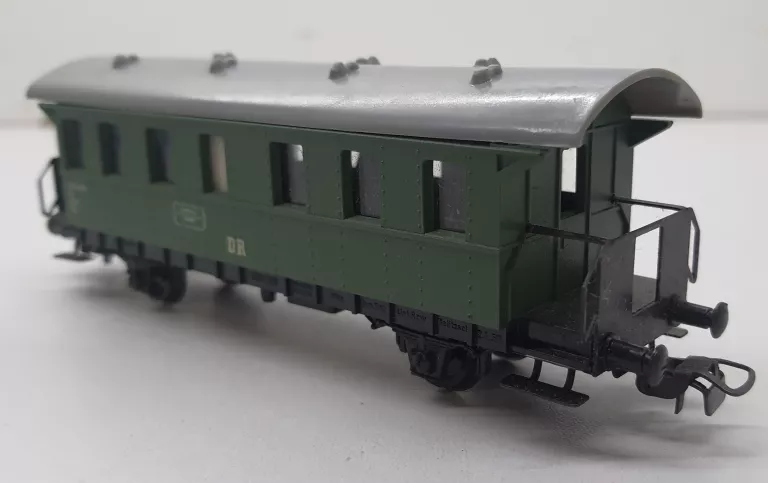 WAGON PASAŻERSKI DR PIKO 340-328 SKALA H0
