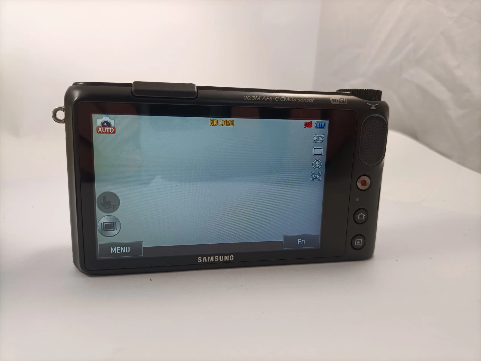 aparat-fotograficzny-samsung-nx2000-komplet-w-zestawie-korpus